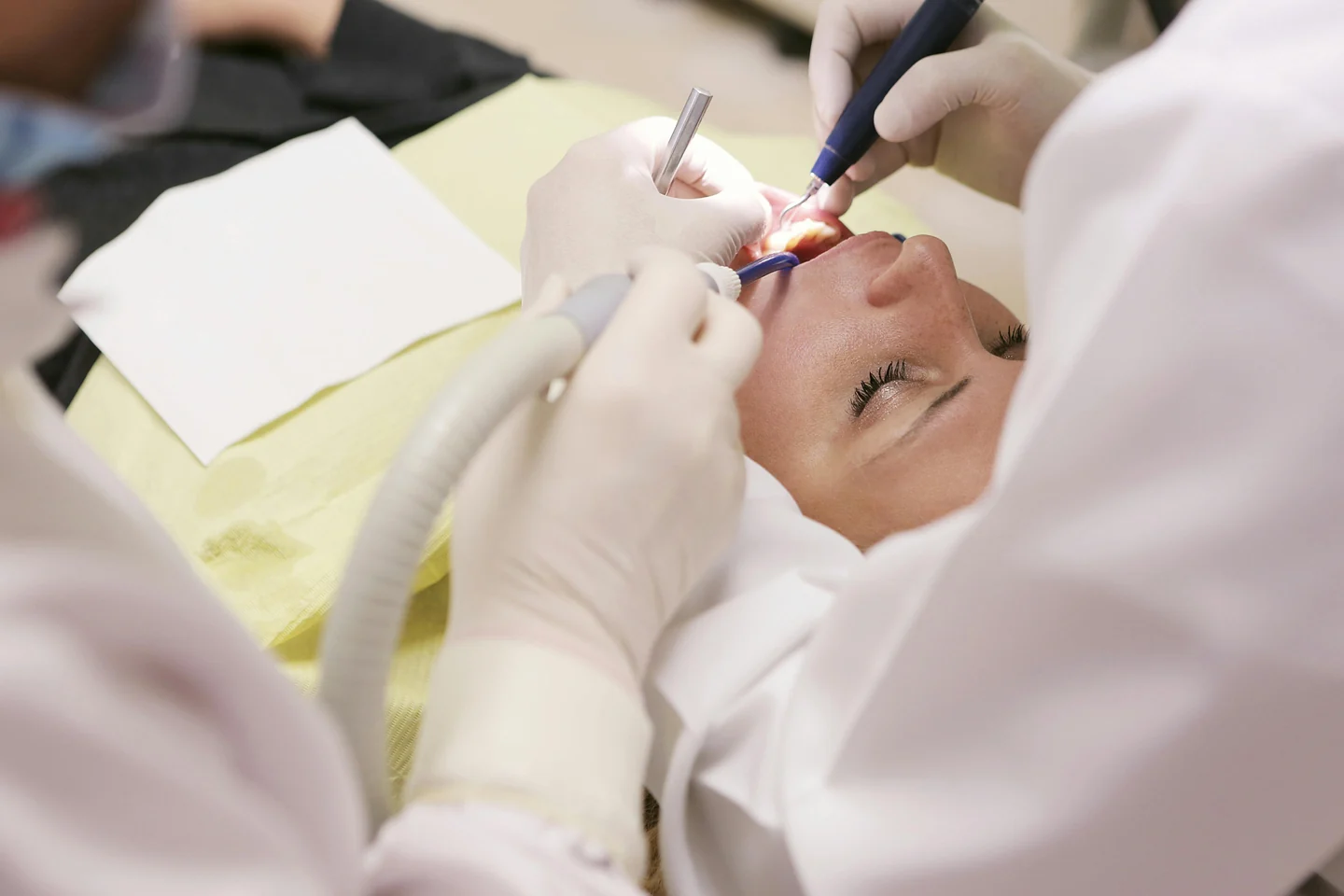 Tecnología clínica para tratamientos odontológicos